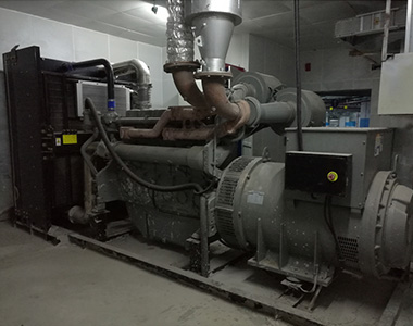 老子有钱lzyq88800KW/400V陆用发电机应用于某房地产项目